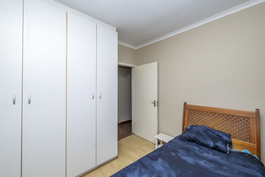 4 Bedroom Property for Sale in Uitzicht Western Cape